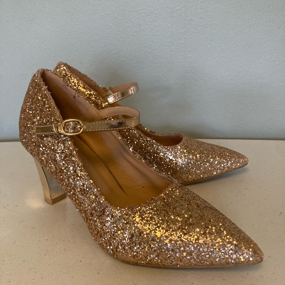Shein Size 39 Gold Glitter heels